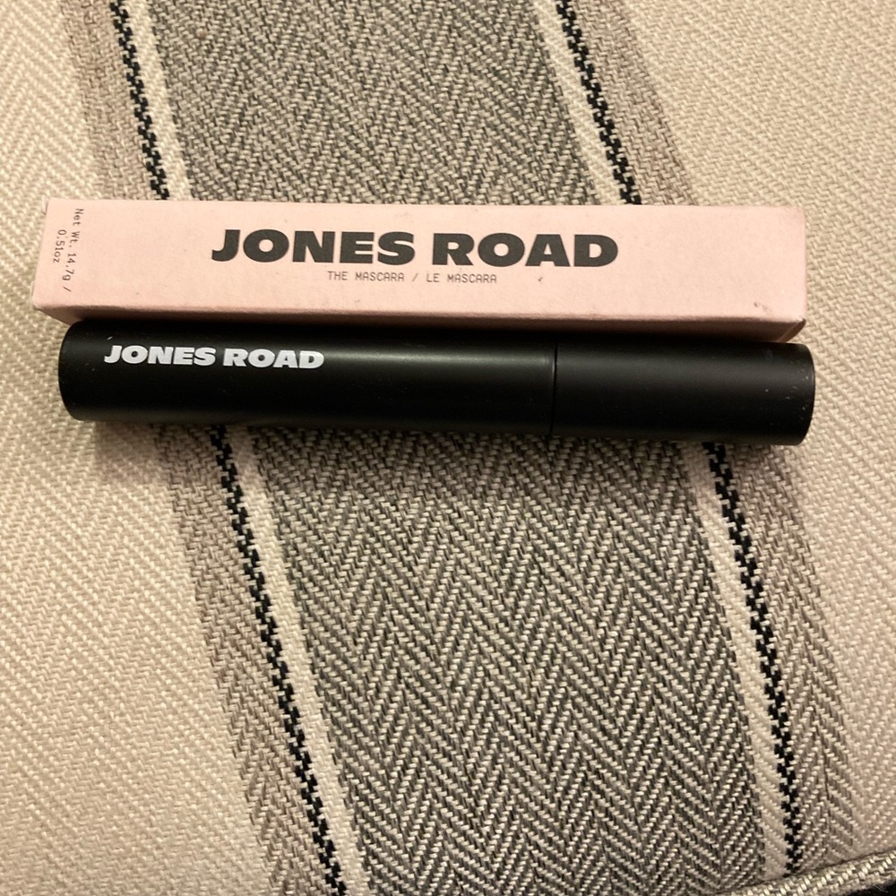 BRAND NEW  *Jones Road The Mascara" Pitch Black - Full Size